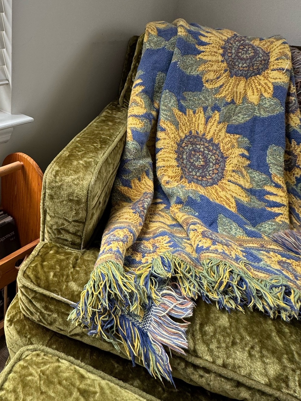 Sunflower Pattern Throw Blanket in Blue and Yellow